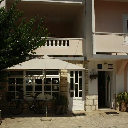 Matusan's Place Pensionat Banjol